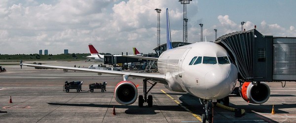 Medewerker arriveert